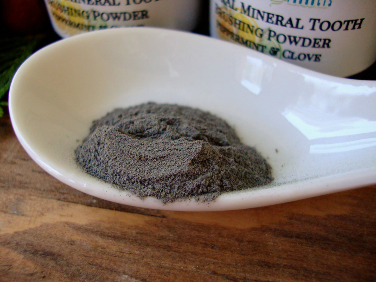 Natural Mineral Tooth Brushing Powder: Peppermint & Clove