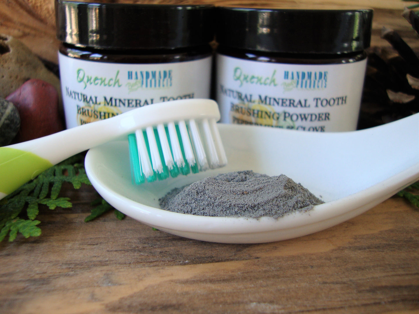 Natural Mineral Tooth Brushing Powder: Peppermint & Clove