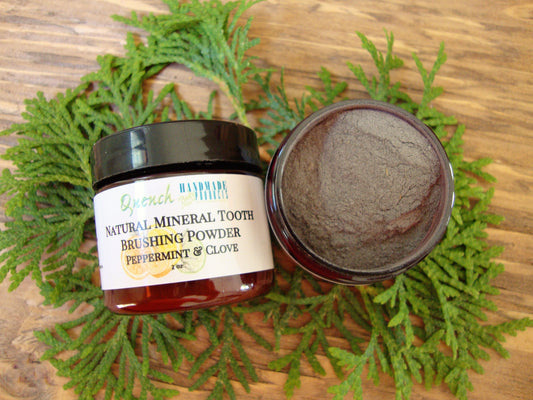 Natural Mineral Tooth Brushing Powder: Peppermint & Clove