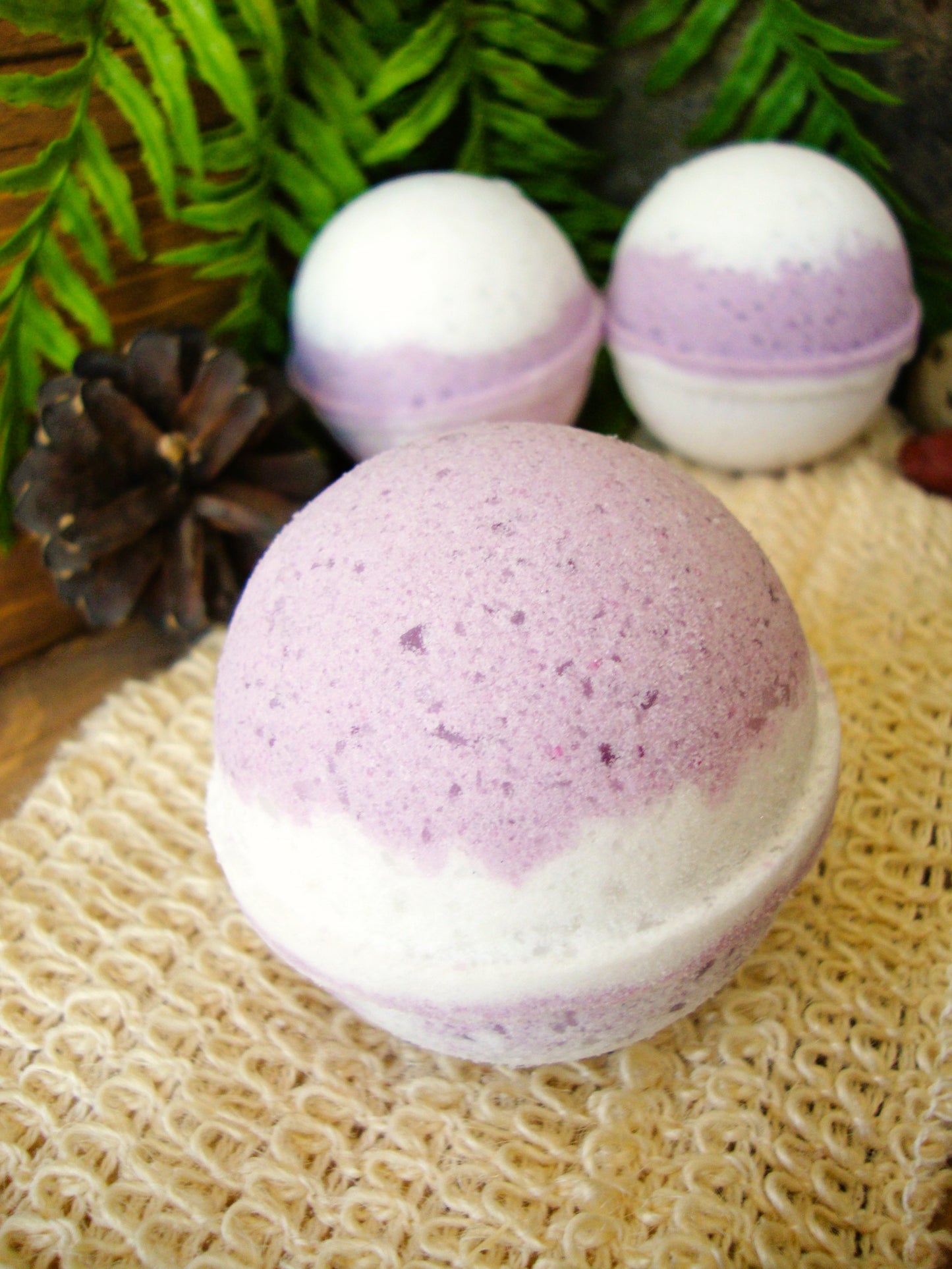 Bath Bomb: Black Raspberry Vanilla